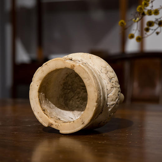 清 汉白玉缠枝莲纹三足香炉 商品图3