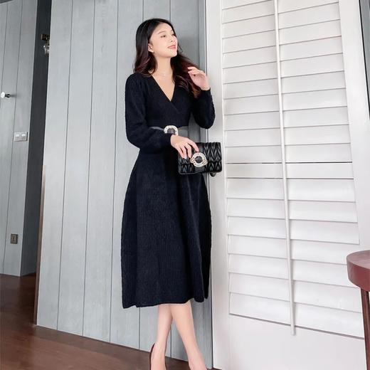 DT2110 气质厚实保暖针织连衣裙秋冬2021新款毛衣女v领长袖a字裙中长裙 商品图1