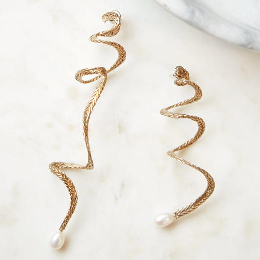 北京仓｜STVDIO-Anais-编织 鱼尾 珍珠 耳环（不对称）［美国设计师］ 商品图2