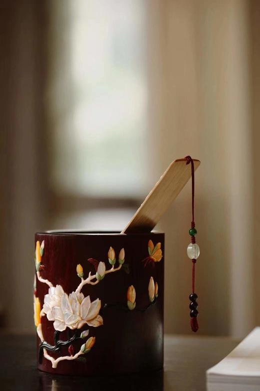 小叶紫檀【玉兰花】笔筒 商品图1