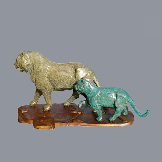 宇达青铜摆件 吴信坤作品《虎虎生机》艺术装饰摆件  长49cm 商品图0