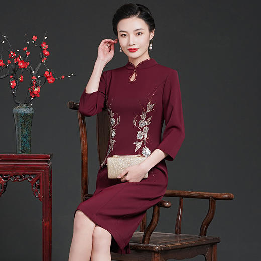 上海旗袍厂ZY-Q5876春季新款高贵端庄大码旗袍改良绣花连衣裙婚宴日常可穿两件套 商品图4