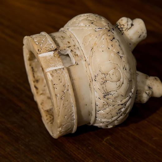 清 汉白玉缠枝莲纹三足香炉 商品图2