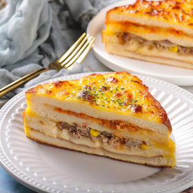 现烤金枪鱼三明治