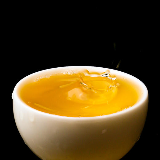 2022年虎年生肖纪念饼《虎啸祥瑞》生茶357克 商品图3