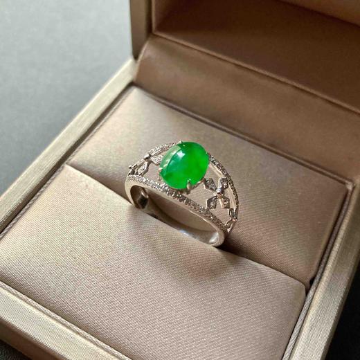 高冰种阳绿辣色翡翠蛋面戒指18k白金钻石镶嵌 商品图8
