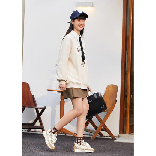 ZIHAN紫涵字母连帽卫衣女2022年春季新款纯色美式学院风设计感宽松上衣Z2Z01BS212 商品图4