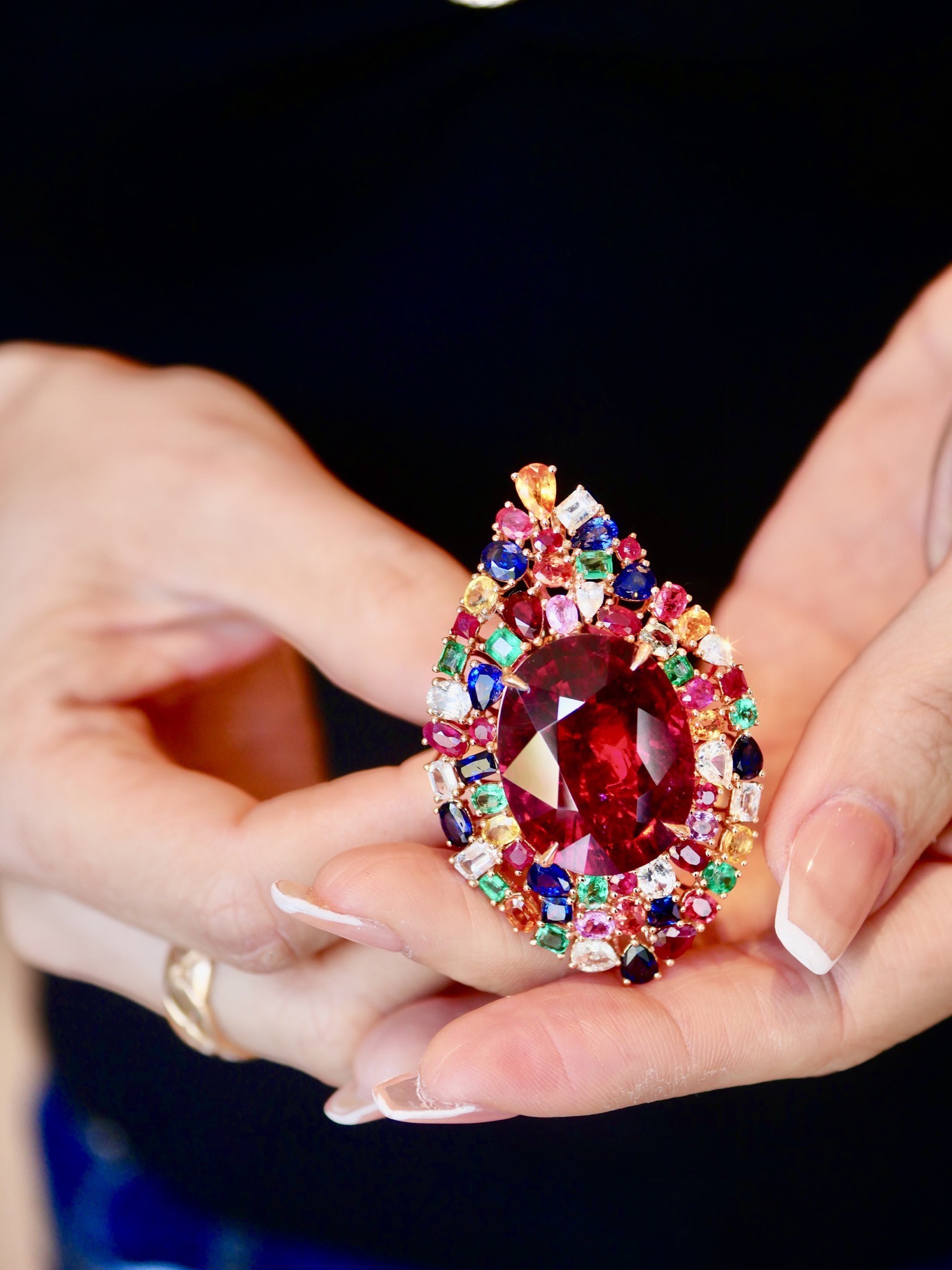 56克拉 15.72克拉 天然卢比来红碧玺三用款