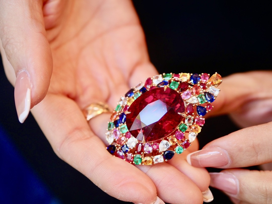 56克拉 15.72克拉 天然卢比来红碧玺三用款