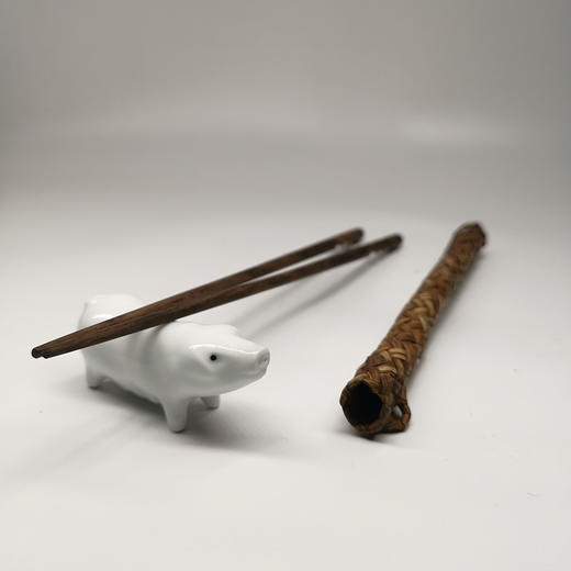 不仁斋新款 薛继业 陶瓷雕塑 小瓷猪 戒指架笔架架镇纸茶宠 商品图2