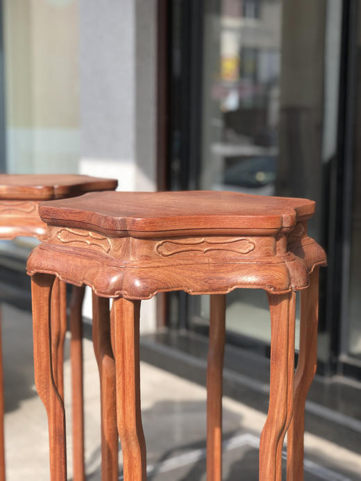 红桥红  家具严选  缅甸花梨（大果紫檀）【葵形带托泥 六足香几】 商品图3