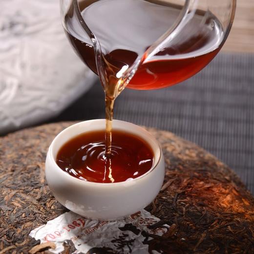 七彩云南 2018年  臻味时光  357克/饼 商品图4