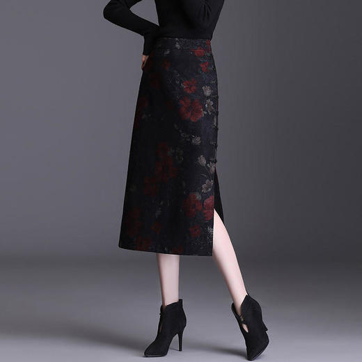 TY79110  新款复古秋冬印花毛呢修身民族风盘扣开叉一步半身裙 商品图1