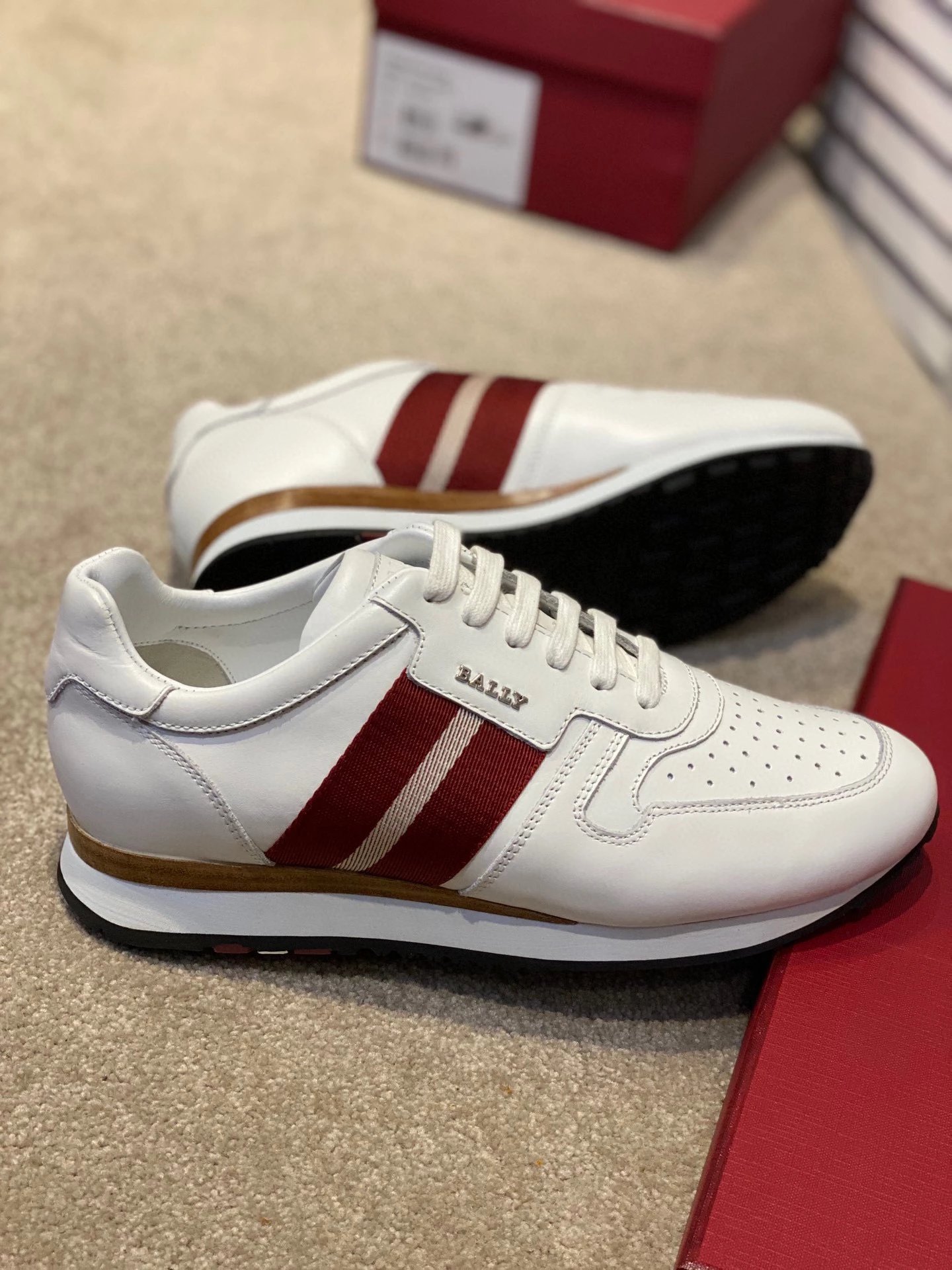 新款bally男鞋休闲板鞋面是牛皮内里牛皮运动鞋全跑步鞋