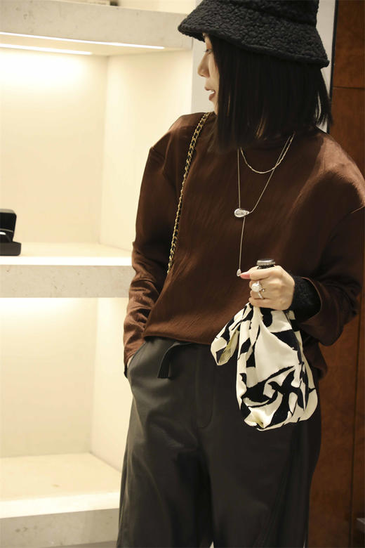 HIDEMI 醋酸褶皱浮雕套装 裸米色/棕红 商品图13