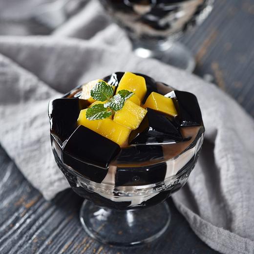 [特价,保质期到26.5.2]800g 盾皇 烧仙草果冻罐头 仙草冻 奶茶店专用配料 黑凉粉即食罐装 商品图1