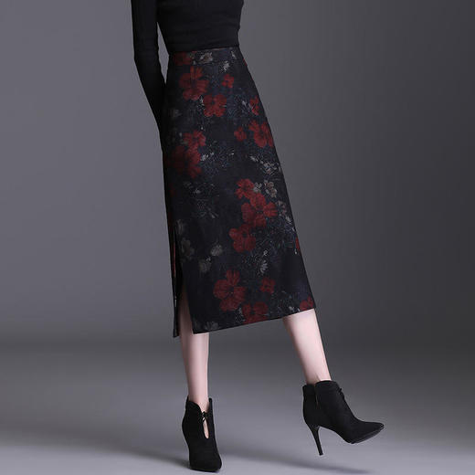 TY79110  新款复古秋冬印花毛呢修身民族风盘扣开叉一步半身裙 商品图2