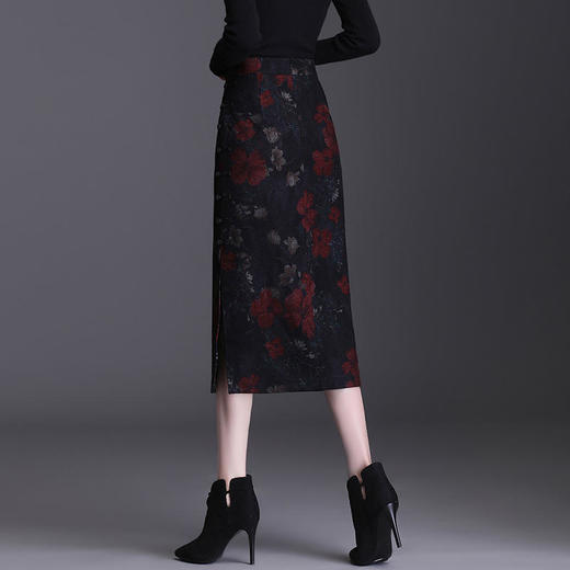 TY79110  新款复古秋冬印花毛呢修身民族风盘扣开叉一步半身裙 商品图3