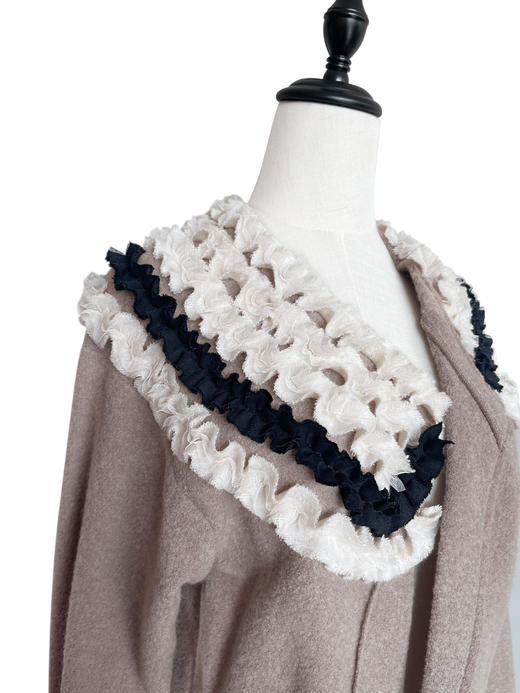 TYNVIE 多花边装饰不对称短款开衫 商品图4