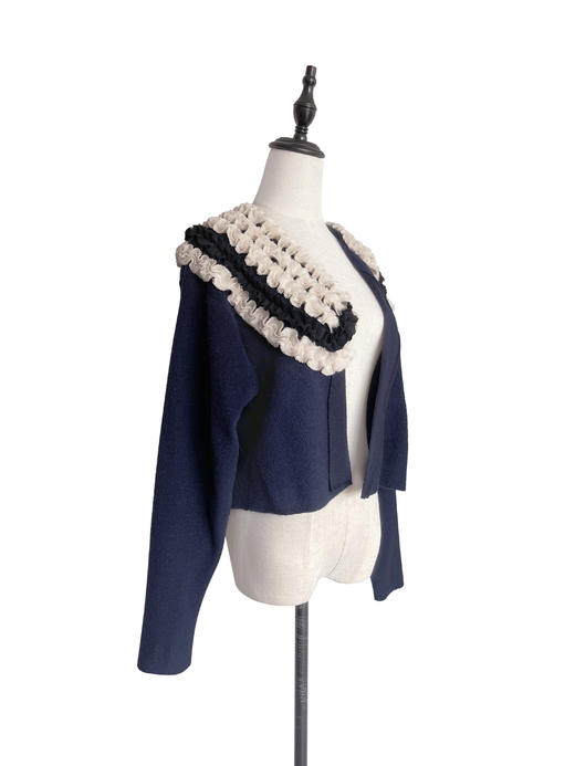 TYNVIE 多花边装饰不对称短款开衫-藏青色 商品图1