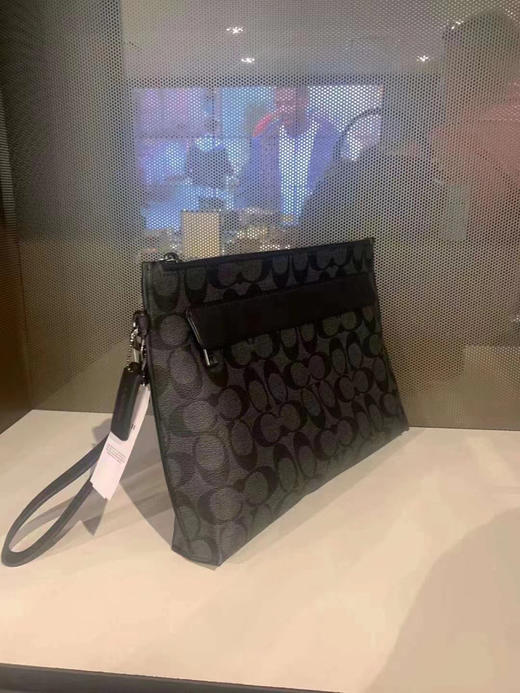 Coach男士手拿包，黑拼老花色，现货超级难买到的Coach男士大手包！ 商品图1