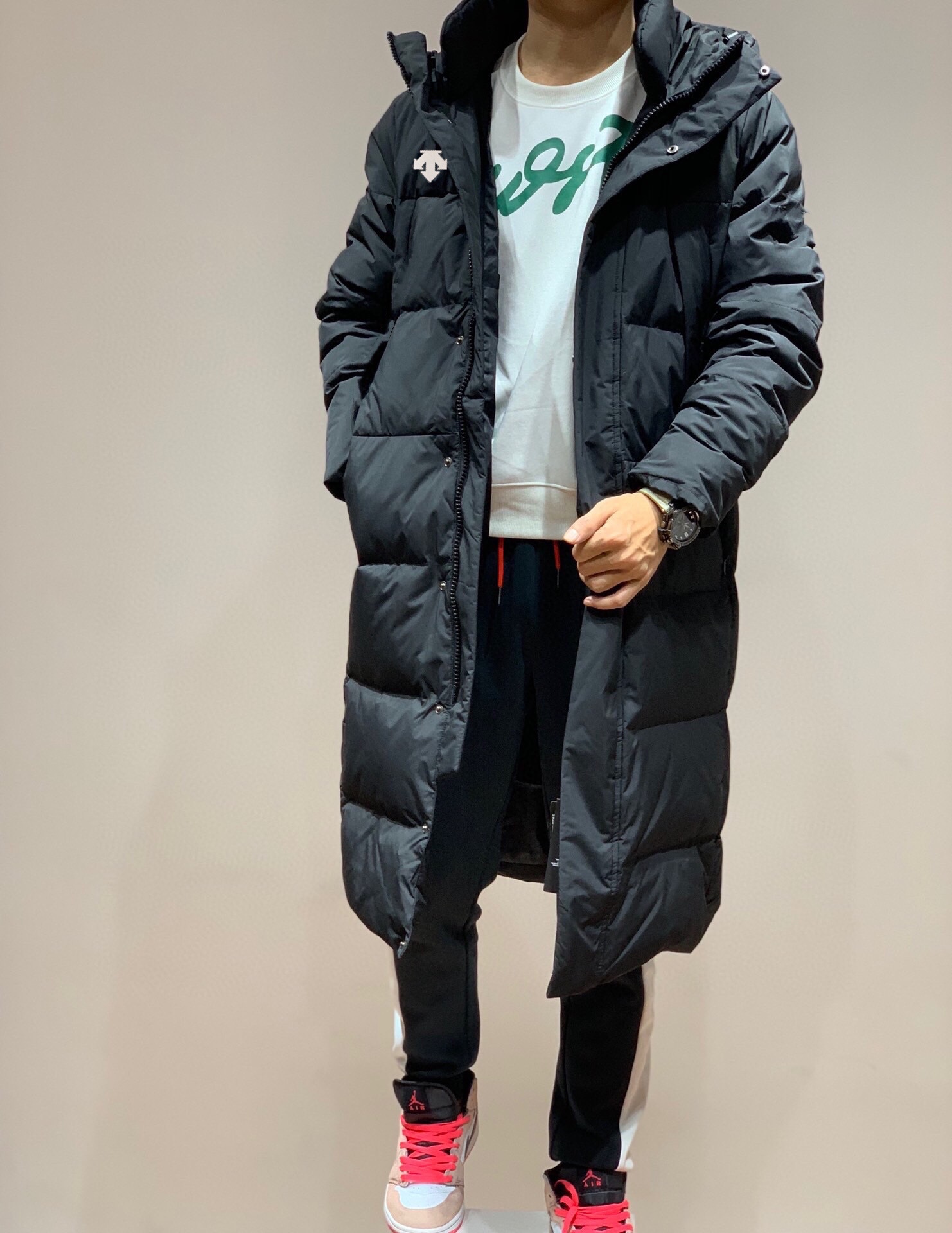 点此购买 迪桑特男女长款羽绒服 zy 211365