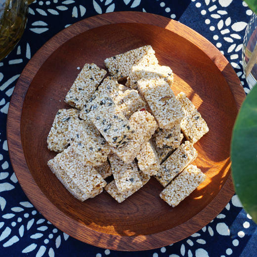 【买四送一】娃谷糖酥糖 土家切糕  籽粒苋制作酥糖 150g 商品图2