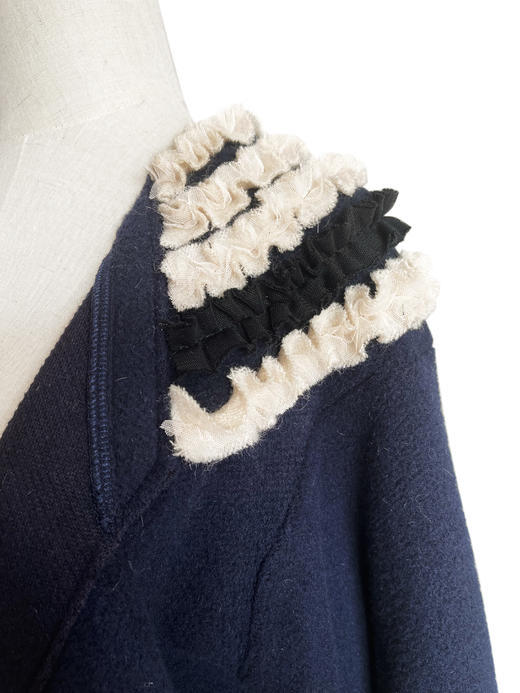 TYNVIE 多花边装饰不对称短款开衫-藏青色 商品图4