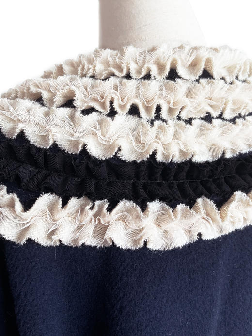 TYNVIE 多花边装饰不对称短款开衫-藏青色 商品图5