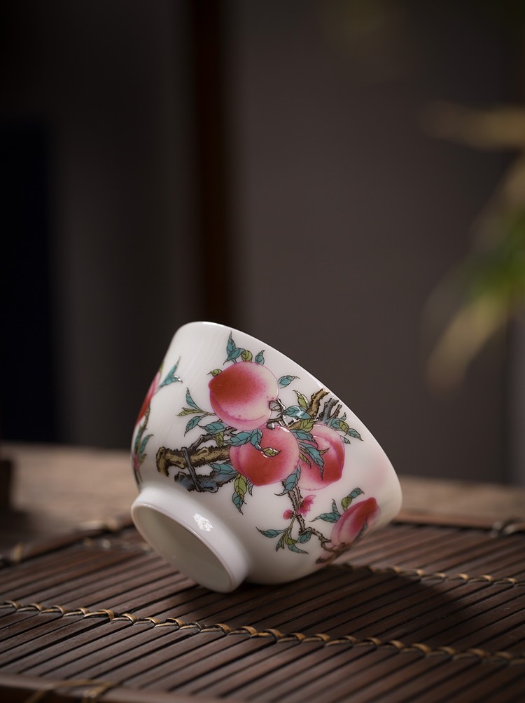 景德镇过枝九桃主人粉彩贴花品茗杯120ml口径87cm高度51cm