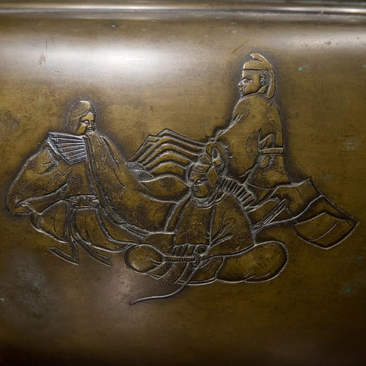 清 铜錾刻人物凤耳大香炉 商品图2