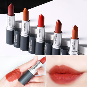 【泰国】sivanna思薇娜哑光雾面滋润口红 黑管平价子弹头 口红持久不脱色不沾杯