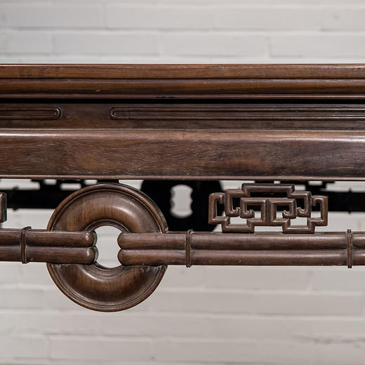 清中期 红木拱璧纹独板画桌 商品图2