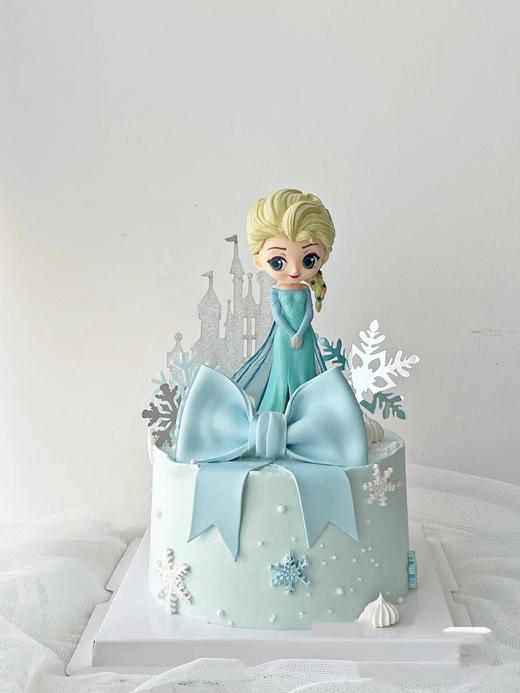 2022新款:冰雪奇缘主题动物奶油生日蛋糕 商品图0