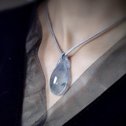 【水滴】蛋清种飘花翡翠项坠 商品图11