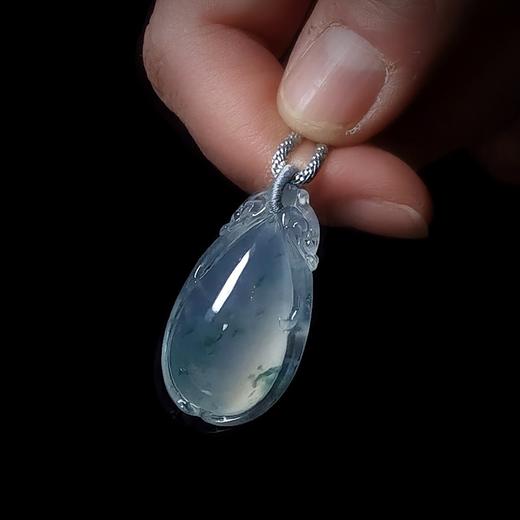【水滴】蛋清种飘花翡翠项坠 商品图8