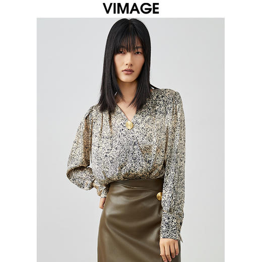 VIMAGE/纬漫纪春季新款100%桑蚕丝时尚印花V领显瘦泡泡袖小上衣女V1713303 商品图3