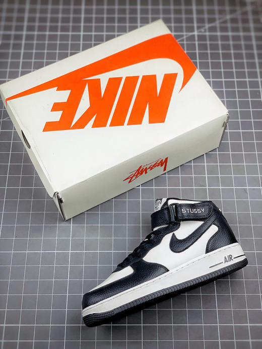 AIR FORCE 1 MID 香奈儿联名 商品图2