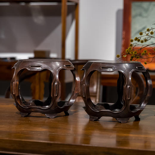 清 红木鱼门洞五足鼓墩形花几摆件（一对） 商品图0