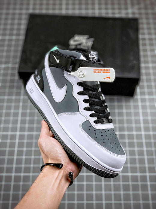 Air Force 1 MID 黑白灰摄像机 商品图0
