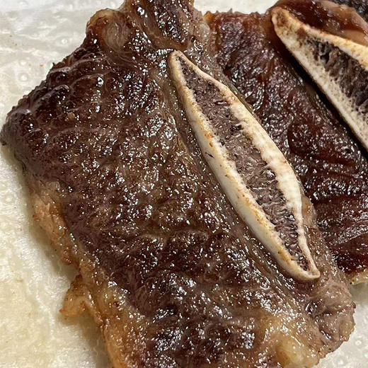 澳洲谷饲和牛牛排  |  国产雪龙谷饲和牛，是国内高品质肉牛的领导者！专门引进饲养日本牛种和澳洲牛杂交，高级和牛口感可以媲美日本和牛，每一块都是鲜嫩多汁，奶香四溢，触口即溶！ 商品图4