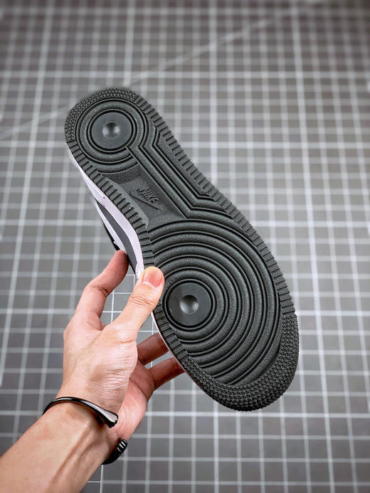Air Force 1 MID 黑白灰摄像机 商品图6