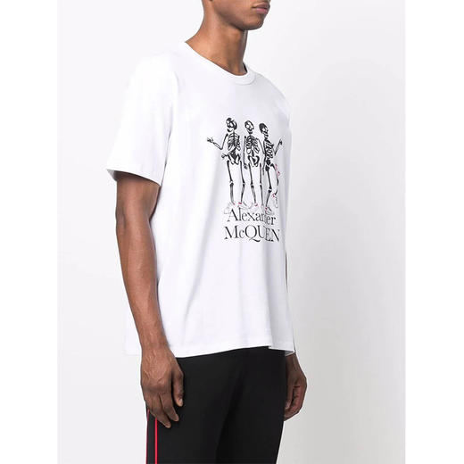 ALEXANDER MCQUEEN 亚历山大.麦昆 男士棉质 Sneaker 骷髅印花圆领短袖T恤 白色 682530 QSZ62 0900 商品图1