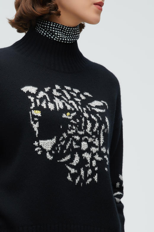 珍贝高领烫饰提花女衫H61060 商品图4