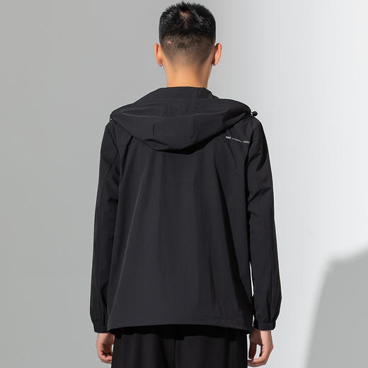 【线下同款 经典纯色 休闲运动皆宜】赛琪薄款男士运动风衣212007 商品图7
