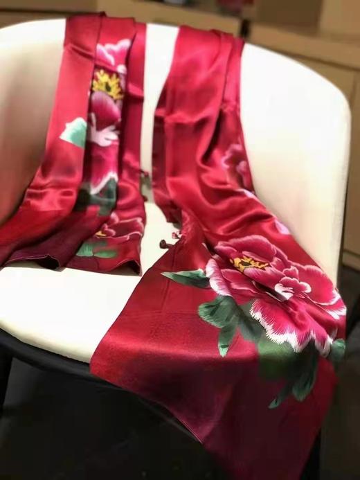 YOPOTA/优品堂“明媚秋色”重磅桑蚕丝缎面盘扣披肩围巾 商品图9