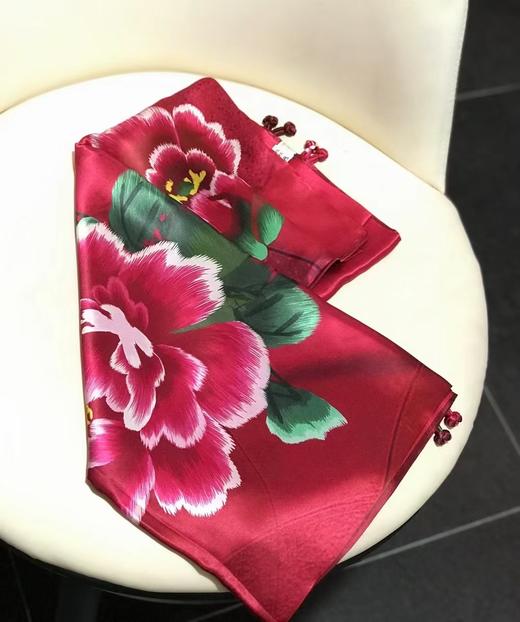 YOPOTA/优品堂“明媚秋色”重磅桑蚕丝缎面盘扣披肩围巾 商品图10