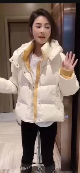 蓝色木头羽绒服2599