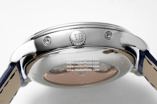 宝珀经典系列，里程碑式的传奇

制表实力毋庸置疑，这款功能腕表来自宝珀的经典系列，作为制表界的三大传统复杂功能之一，它的出现是腕表界又一里程碑式的传奇。42毫米直径 商品图12