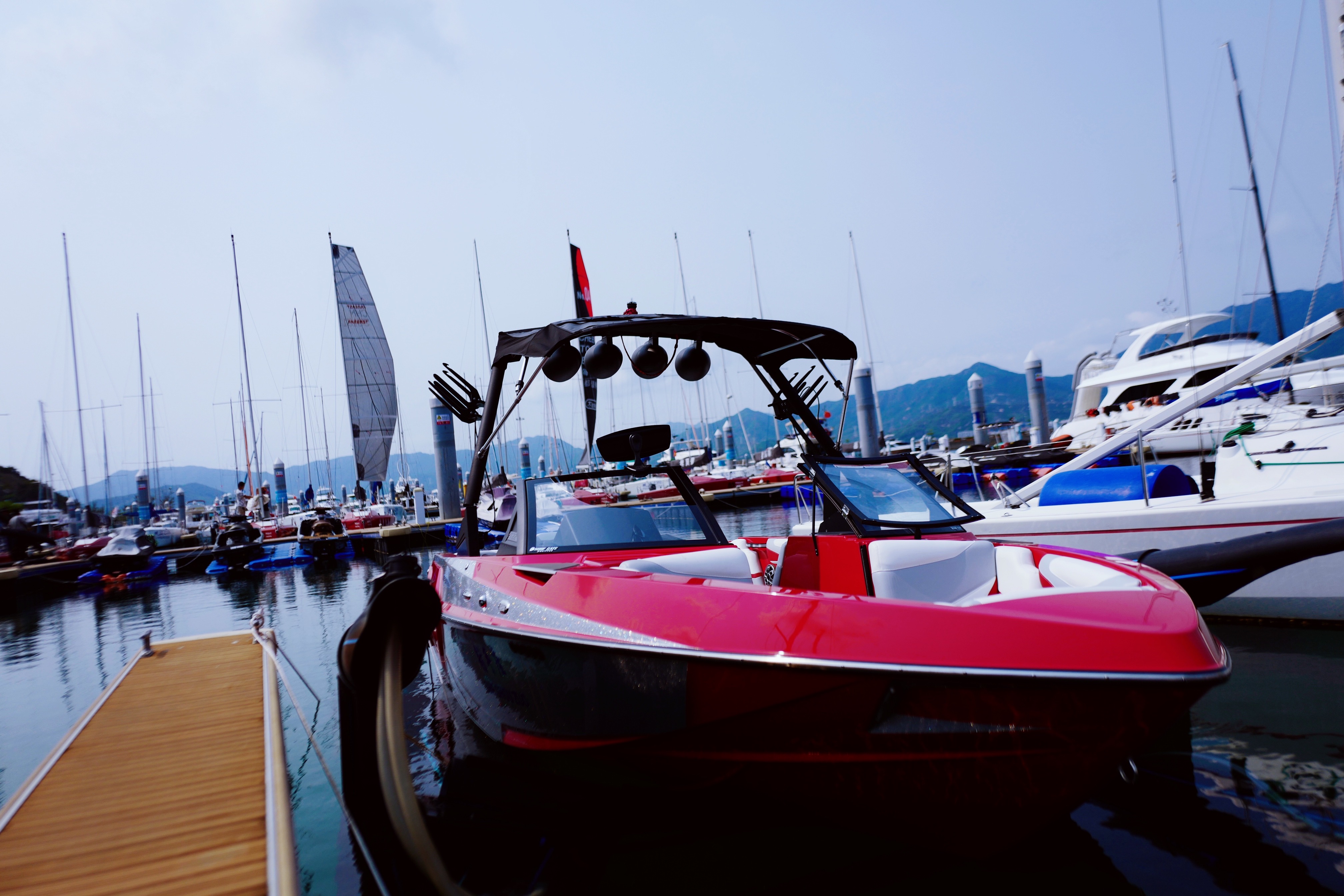 22尺尾波造浪艇